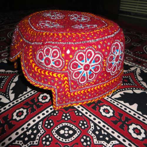 Sindhi Ajrak Dp - red topi ajrak pic