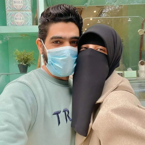 Islamic Couple Dp - boy face on mask