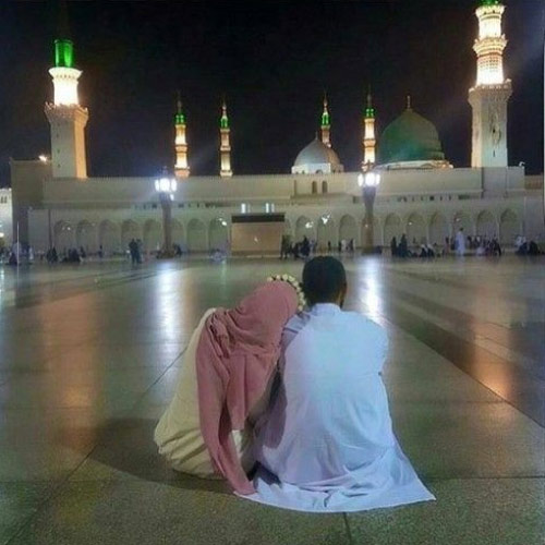 Islamic Couple Picture - husband wife at madina