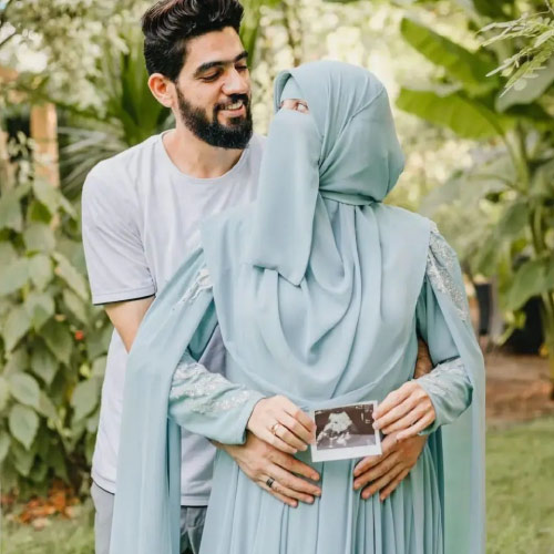 Islamic Couple Photo - wife husband hug