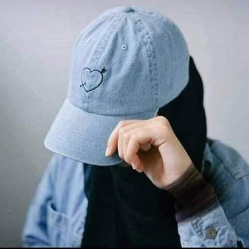 whatsapp dp for Girls - girl with cap